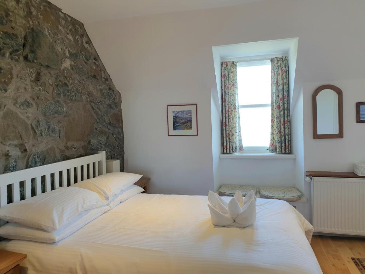 Bed and Breakfast Harbour View Тобермори Экстерьер фото